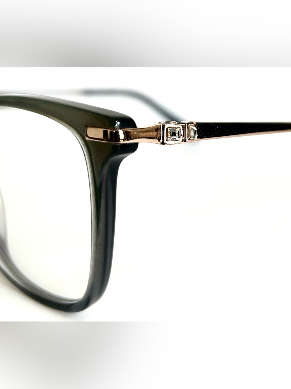 Stylish Women's Bulova Round Eyeglass prescription Frame in Chromatic Sunset - Picture 3 of 5